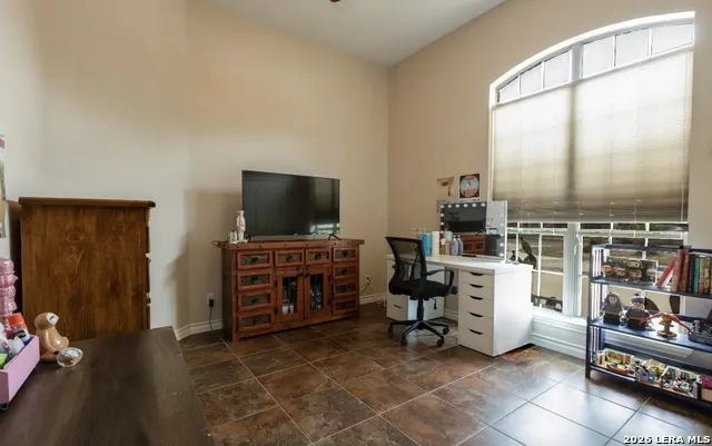 518 Jack Nickolaus Devine, TX 78016