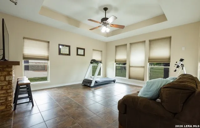 518 Jack Nickolaus Devine, TX 78016