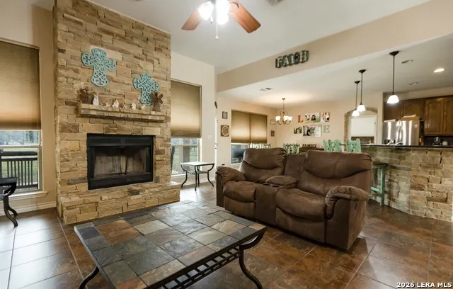 518 Jack Nickolaus Devine, TX 78016