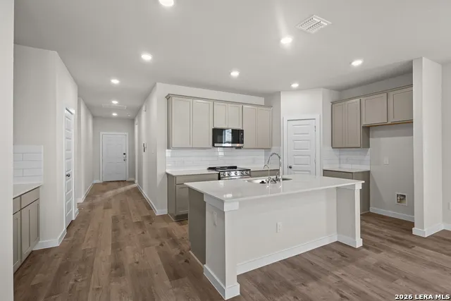 2532 Heritance Pass Seguin, TX 78155