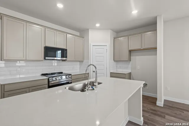 2532 Heritance Pass Seguin, TX 78155