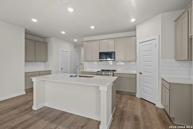 2532 Heritance Pass Seguin, TX 78155