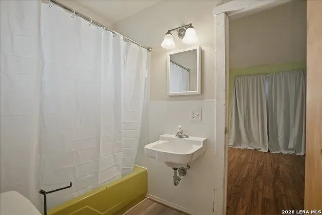 201 S ALTA VISTA ST Beeville, TX 78102
