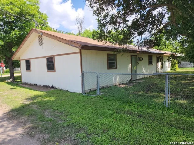235 12TH ST Junction, TX 76849