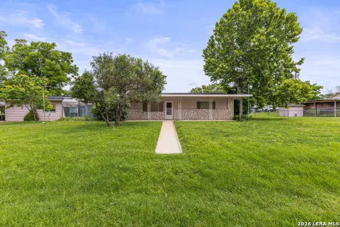 212 BLUEBONNET ST