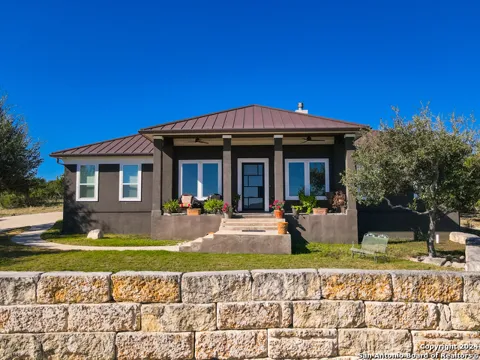 221 BENTWOOD DR