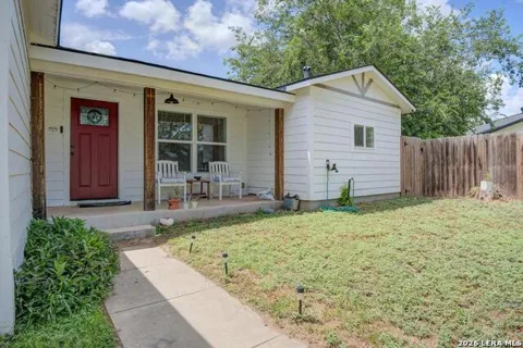 303 LEE DR