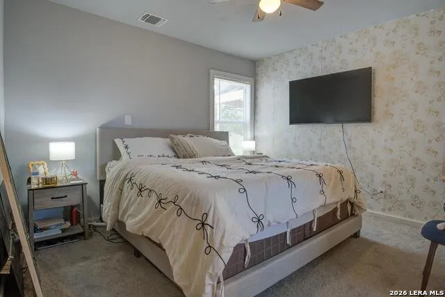 303 LEE DR Devine, TX 78016