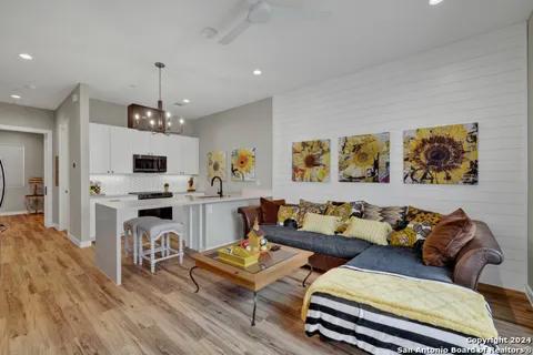 1208 Academy Ave #3101