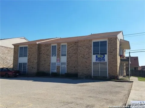 4400 Lake