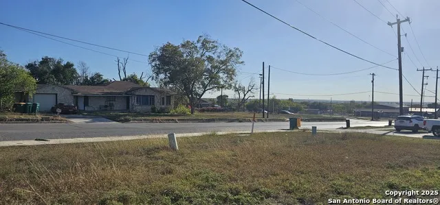 807 Toepperwein Converse, TX 78109
