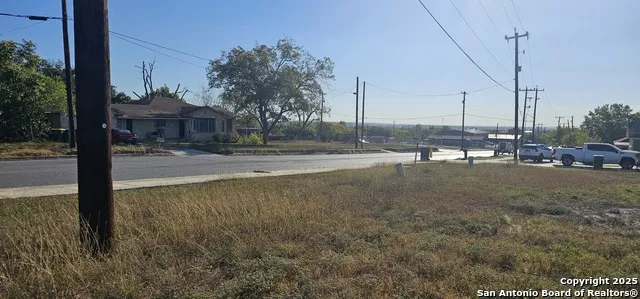 809 Toepperwein Converse, TX 78109