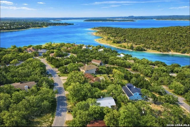 520 Lake Forest Canyon Lake, TX 78133