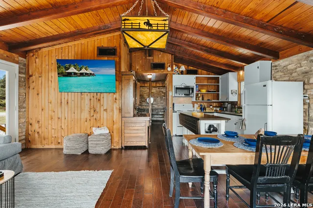 520 Lake Forest Canyon Lake, TX 78133