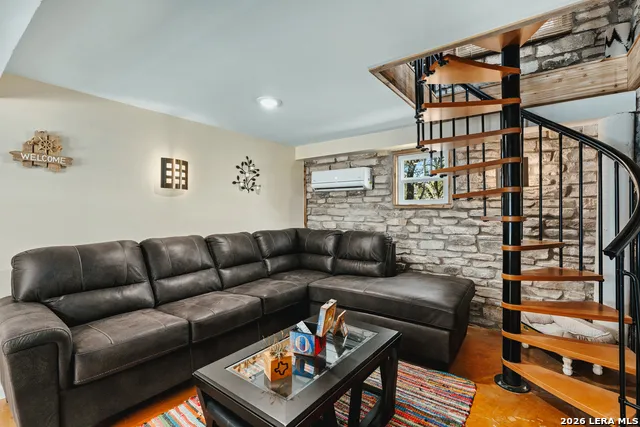 520 Lake Forest Canyon Lake, TX 78133