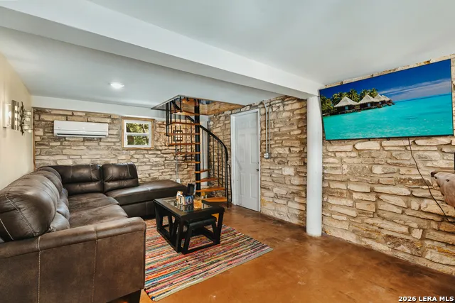 520 Lake Forest Canyon Lake, TX 78133