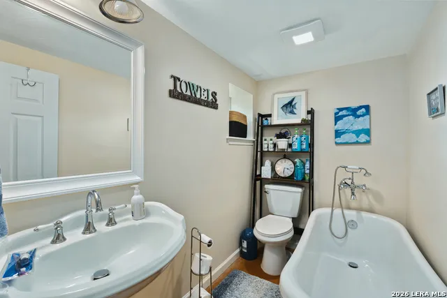 520 Lake Forest Canyon Lake, TX 78133