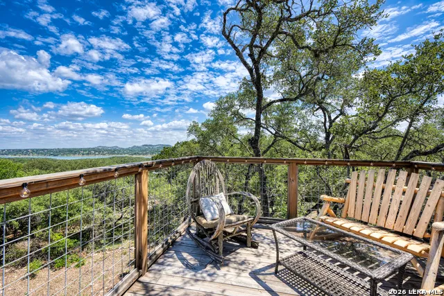 520 Lake Forest Canyon Lake, TX 78133