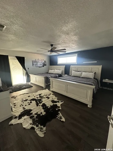 3201 Oak Ridge Horseshoe Bay, TX 78657