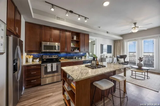 3201 Esperanza Xing Unit 438 Austin, TX 78758