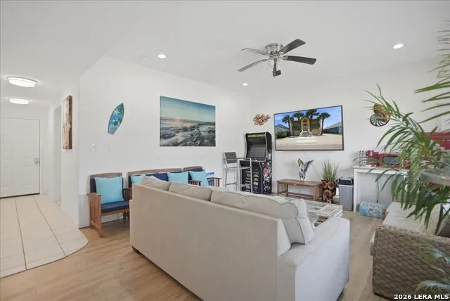 1028 CHANNEL VISTA DR Port Aransas, TX 78373