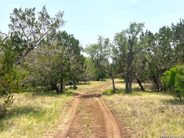 1220 flying t ranch Bandera, TX 78003