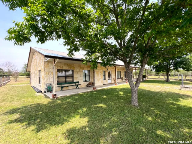 1220 flying t ranch Bandera, TX 78003