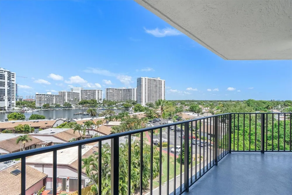 200 Leslie Dr #631 Hallandale Beach, FL 33009