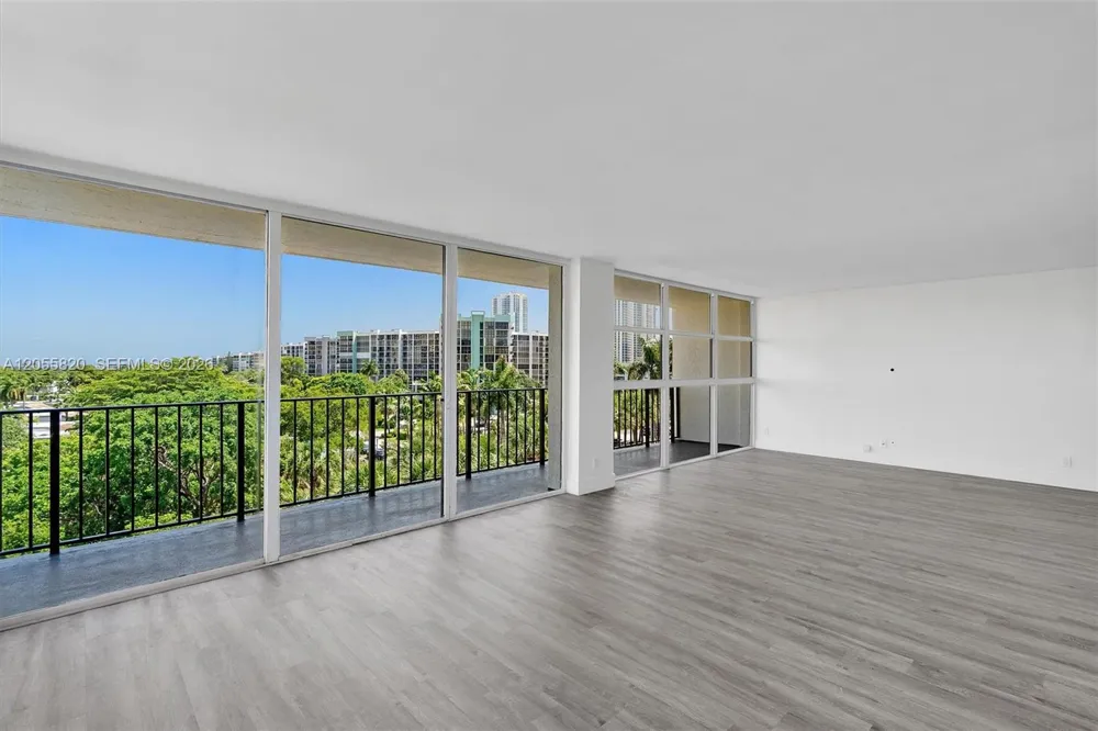 200 Leslie Dr #631 Hallandale Beach, FL 33009