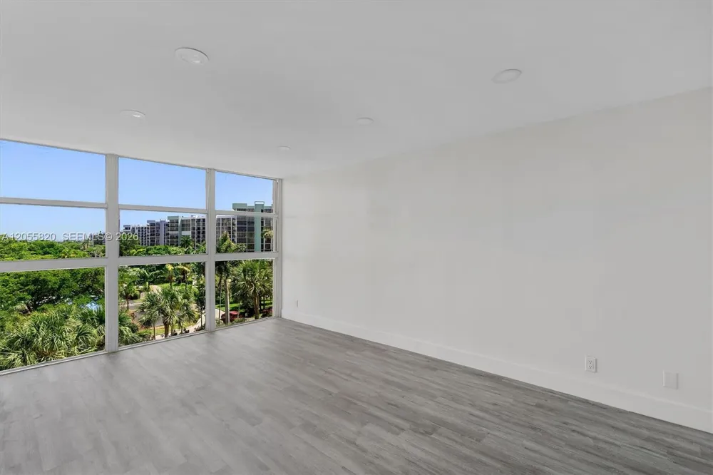 200 Leslie Dr #631 Hallandale Beach, FL 33009