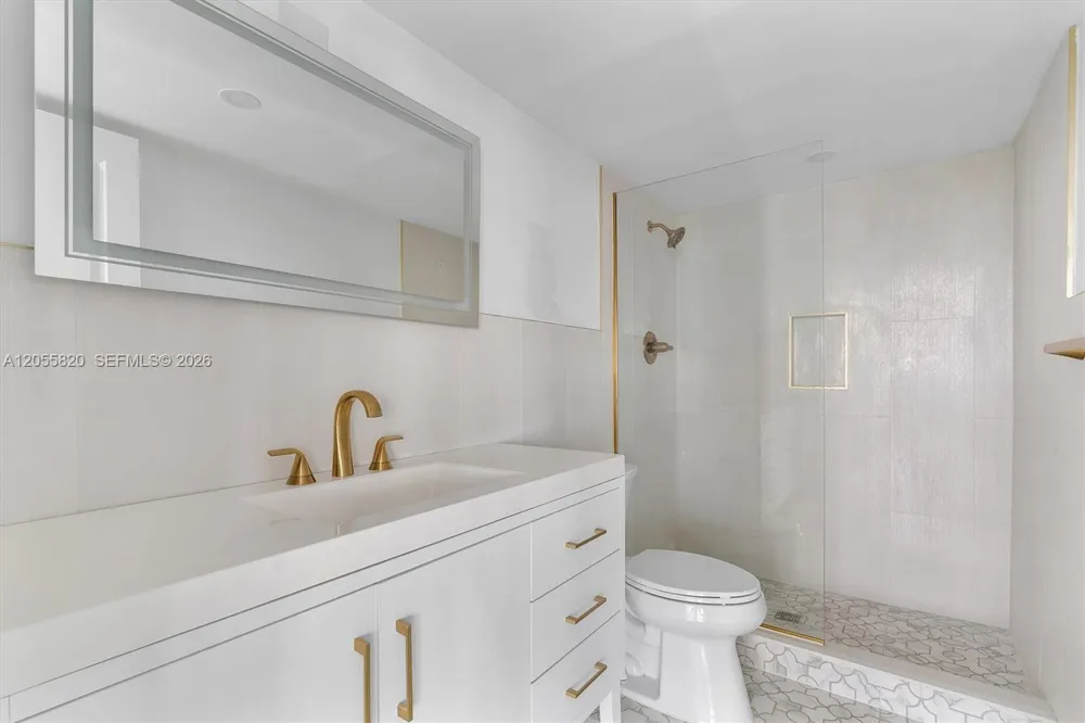 200 Leslie Dr #631 Hallandale Beach, FL 33009