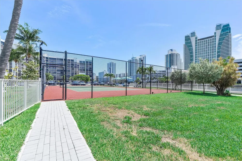 200 Leslie Dr #631 Hallandale Beach, FL 33009