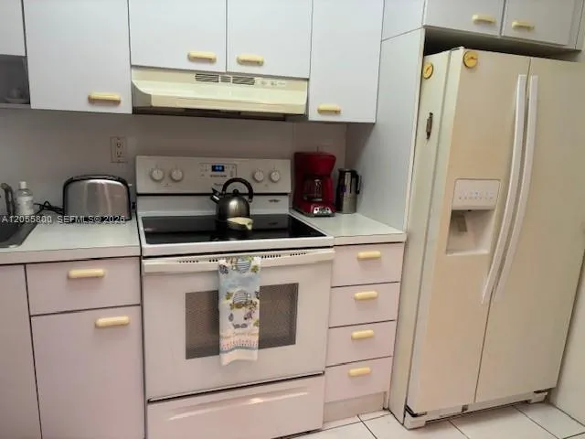 100 Lincoln Rd #1030 Miami Beach, FL 33139