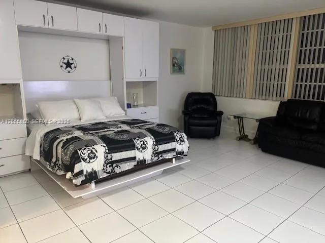 100 Lincoln Rd #1030 Miami Beach, FL 33139