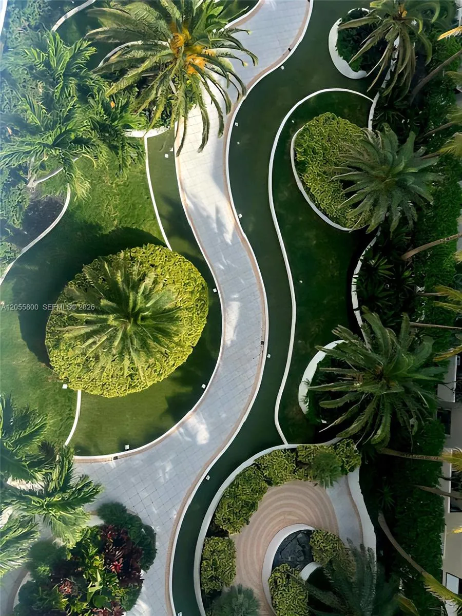 100 Lincoln Rd #1030 Miami Beach, FL 33139