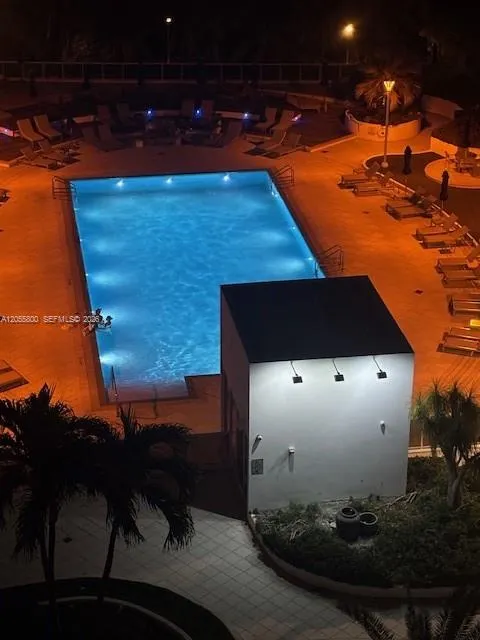 100 Lincoln Rd #1030 Miami Beach, FL 33139