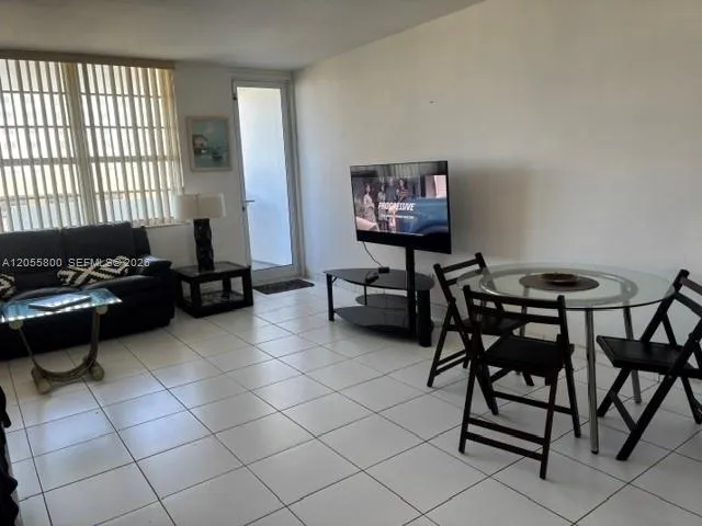 100 Lincoln Rd #1030 Miami Beach, FL 33139