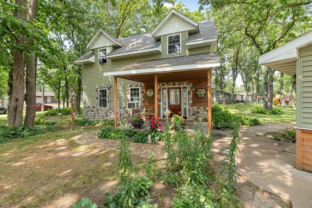 17252 Riverwood Drive Little Falls, MN 56345
