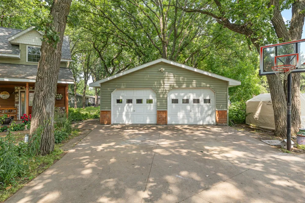17252 Riverwood Drive Little Falls, MN 56345