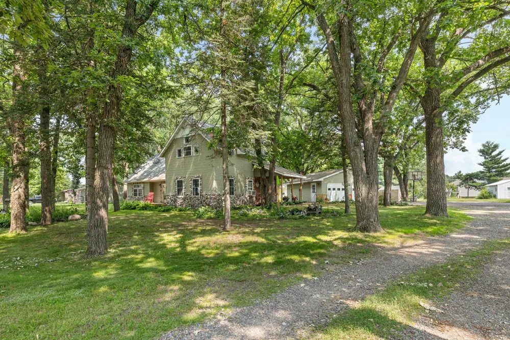 17252 Riverwood Drive Little Falls, MN 56345