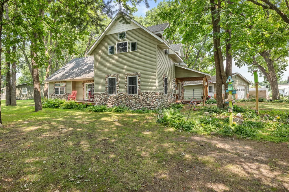 17252 Riverwood Drive Little Falls, MN 56345