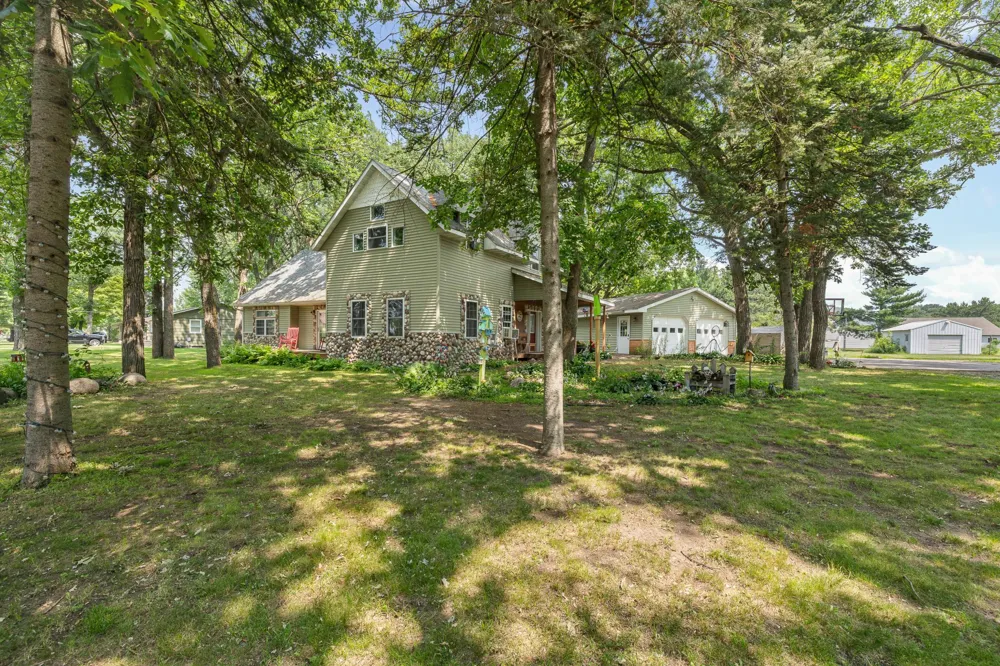 17252 Riverwood Drive Little Falls, MN 56345