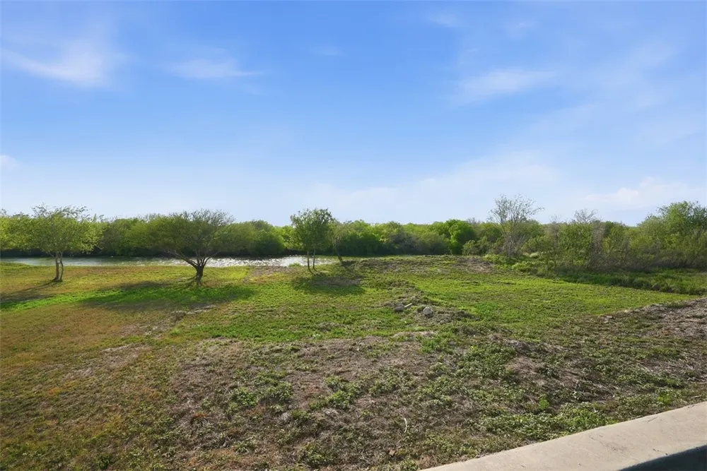 4033 Ranch Lake Drive Corpus Christi, TX 78413
