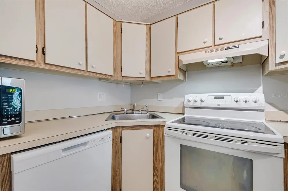 8201 SUN SPRING CIRCLE #C2 Orlando, FL 32825
