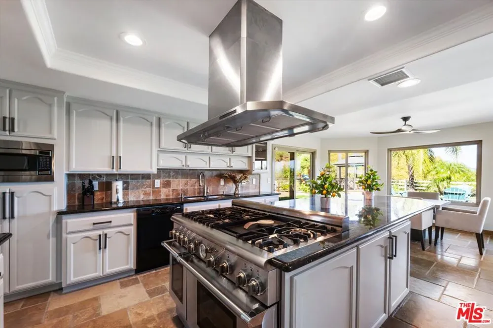 27120 Avenida Del Oro Temecula, CA 92590