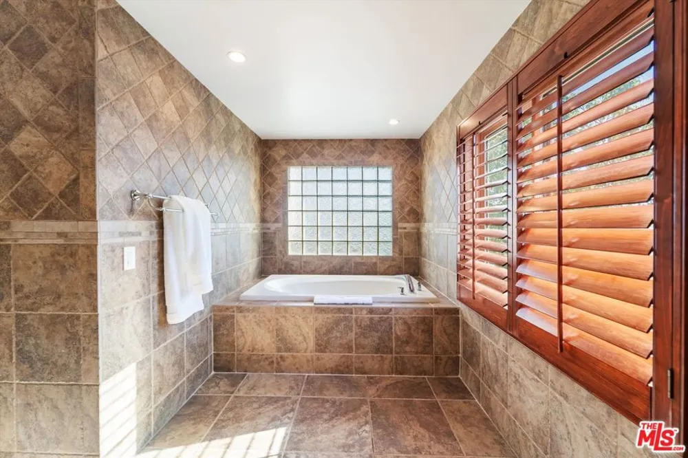27120 Avenida Del Oro Temecula, CA 92590