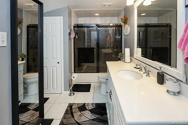 56 Haven Lane Levittown, NY 11756