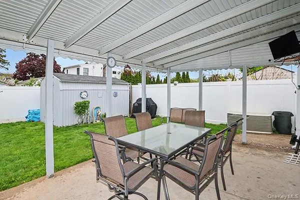56 Haven Lane Levittown, NY 11756