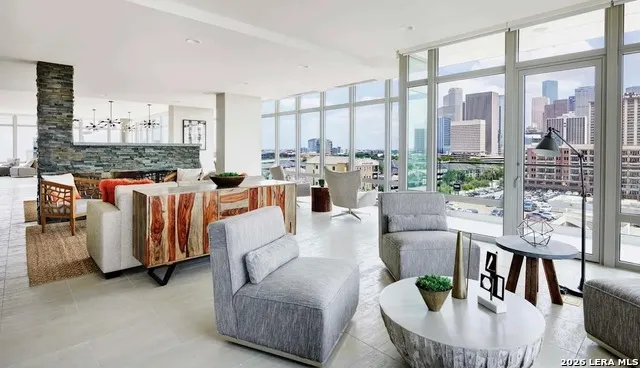 2727 TRAVIS ST Unit 305 Houston, TX 77006