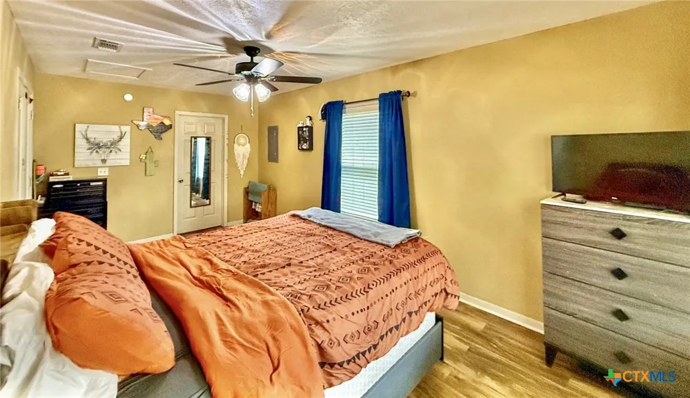 203 W Koether Street Shiner, TX 77984